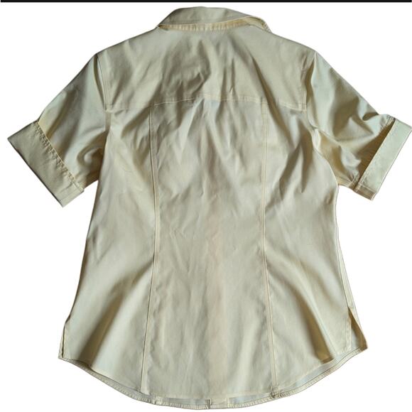 Chico's Butter Yellow No Iron Fitted Business Casual Preppy Button Down Blouse - Picture 2 of 3
